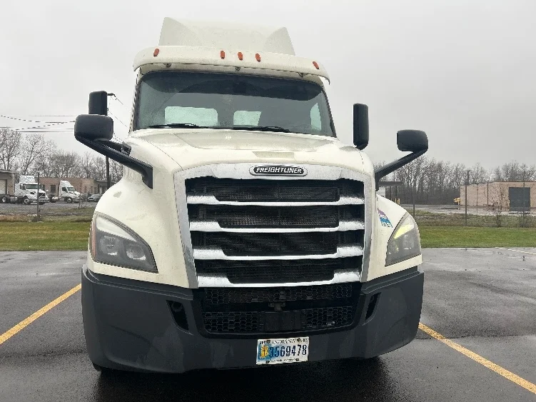 2019 Freightliner Cascadia in Elmira, NY — photo 2