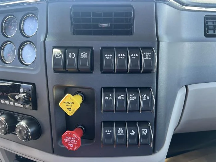 2025 Peterbilt 567 - image 21