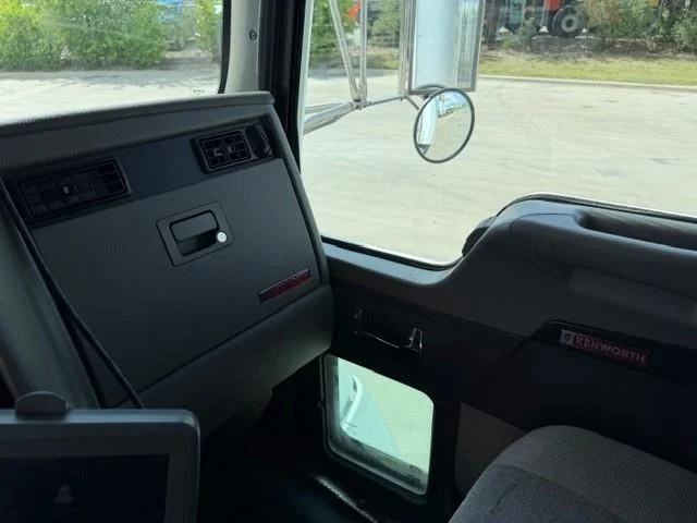 2022 Kenworth T270 - image 22