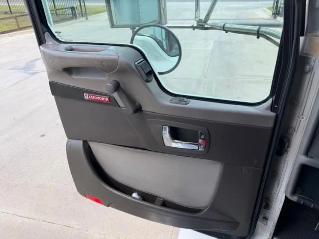 2022 Kenworth T270 - image 32