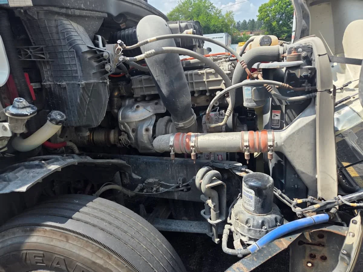2019 Freightliner Cascadia in Allentown, PA — photo 8