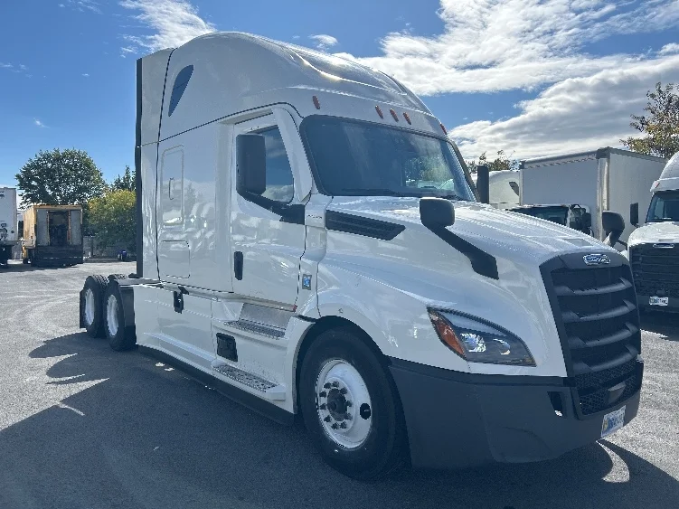 2021 Freightliner Cascadia in West Sacramento, CA