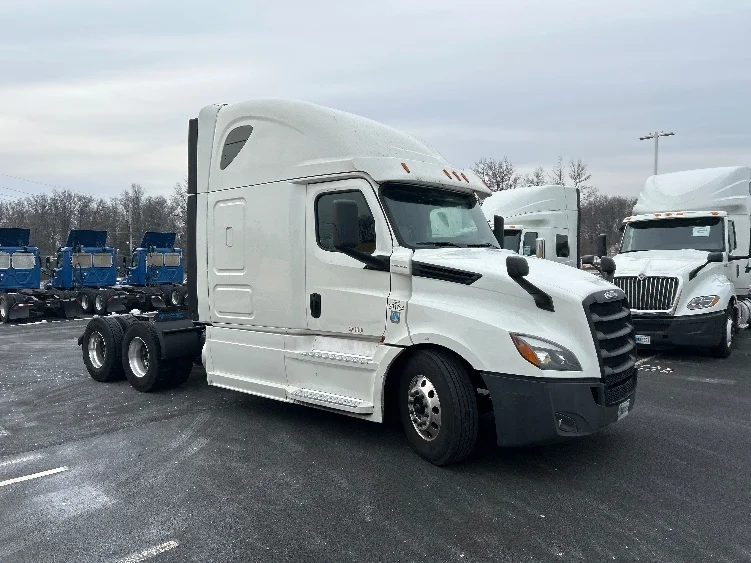 2020 Freightliner Cascadia in Monmouth Junction, NJ