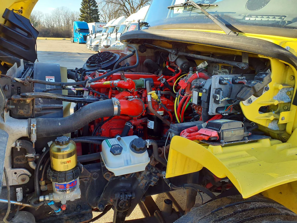 2017 Freightliner M2 106 - image 9