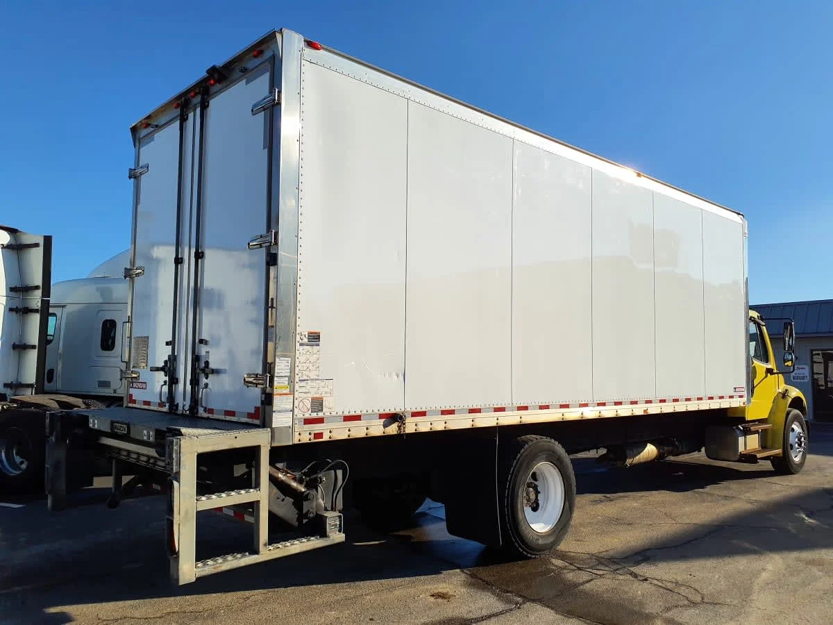 2017 Freightliner M2 106 - image 4