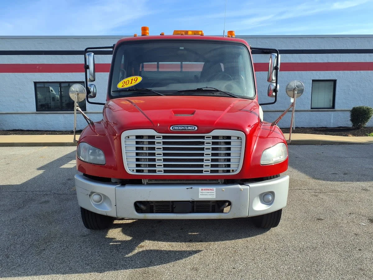 2019 Freightliner M2 106 in Cleveland, OH — photo 2