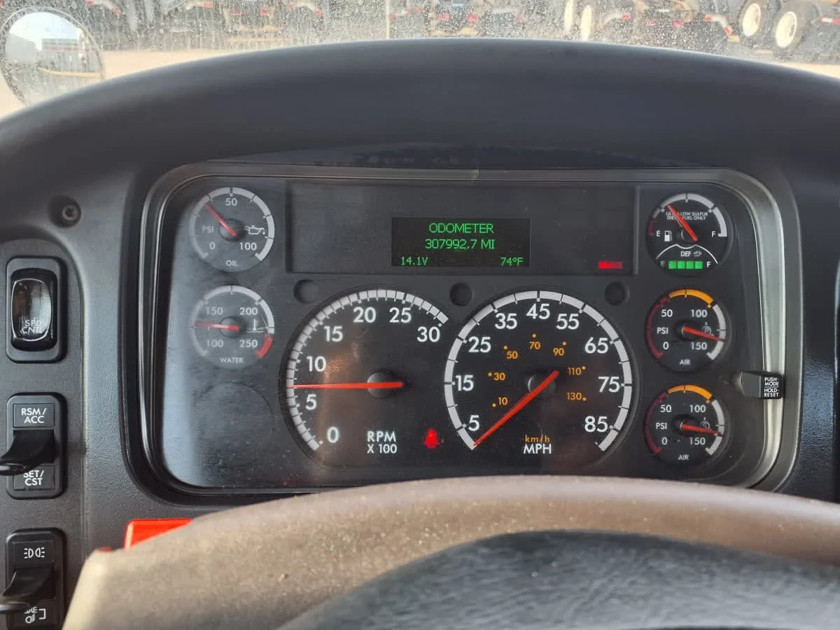 2019 Freightliner M2 106 in Cleveland, OH — photo 12