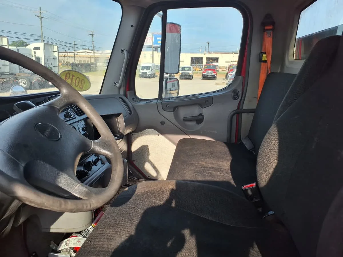 2019 Freightliner M2 106 in Cleveland, OH — photo 7