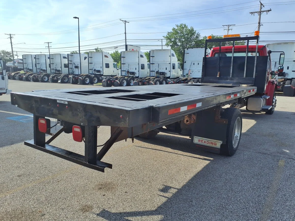 2019 Freightliner M2 106 in Cleveland, OH — photo 4