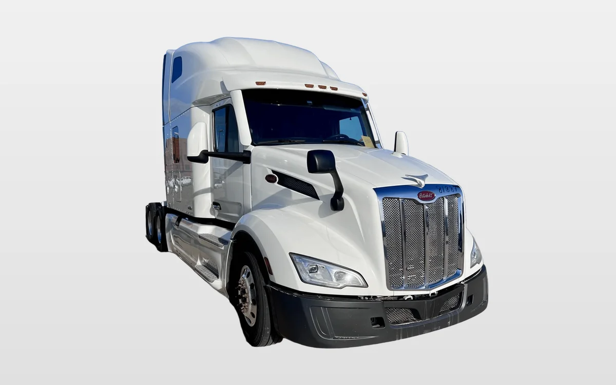 2023 Peterbilt 579 - image 1
