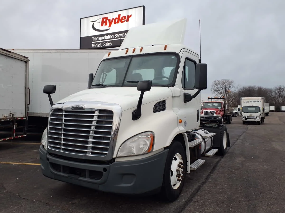 2016 Freightliner Cascadia in Taylor, MI