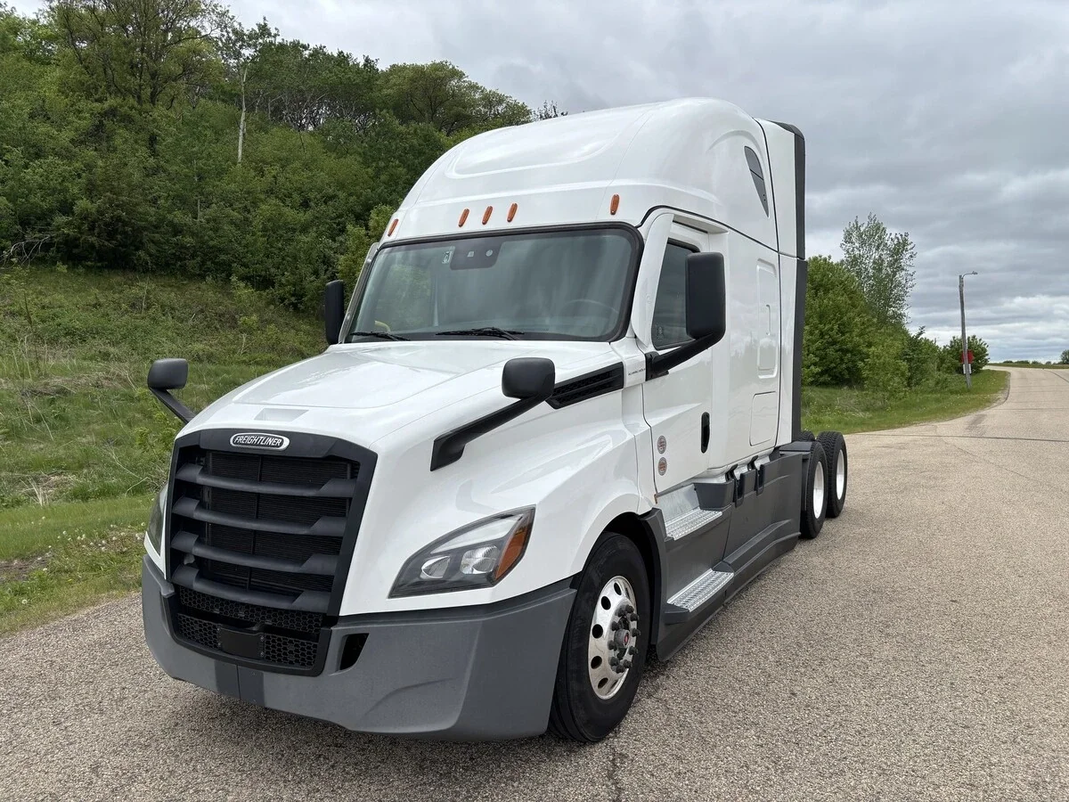 2025 Freightliner Cascadia