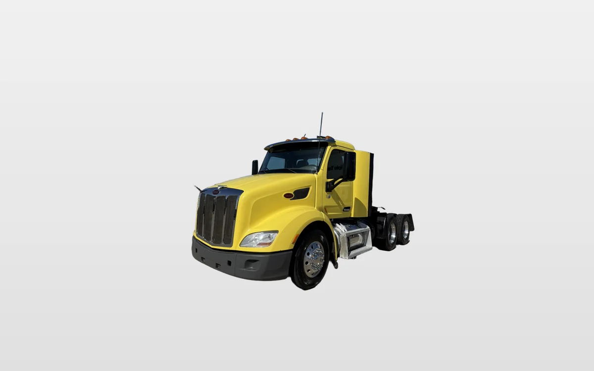 2017 Peterbilt 579 - image 1