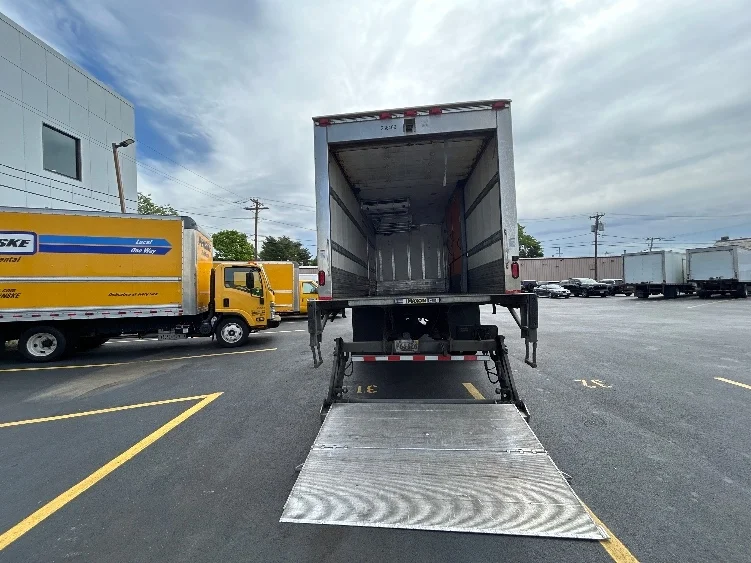 2019 Freightliner eM2 in Monmouth Junction, NJ — photo 9