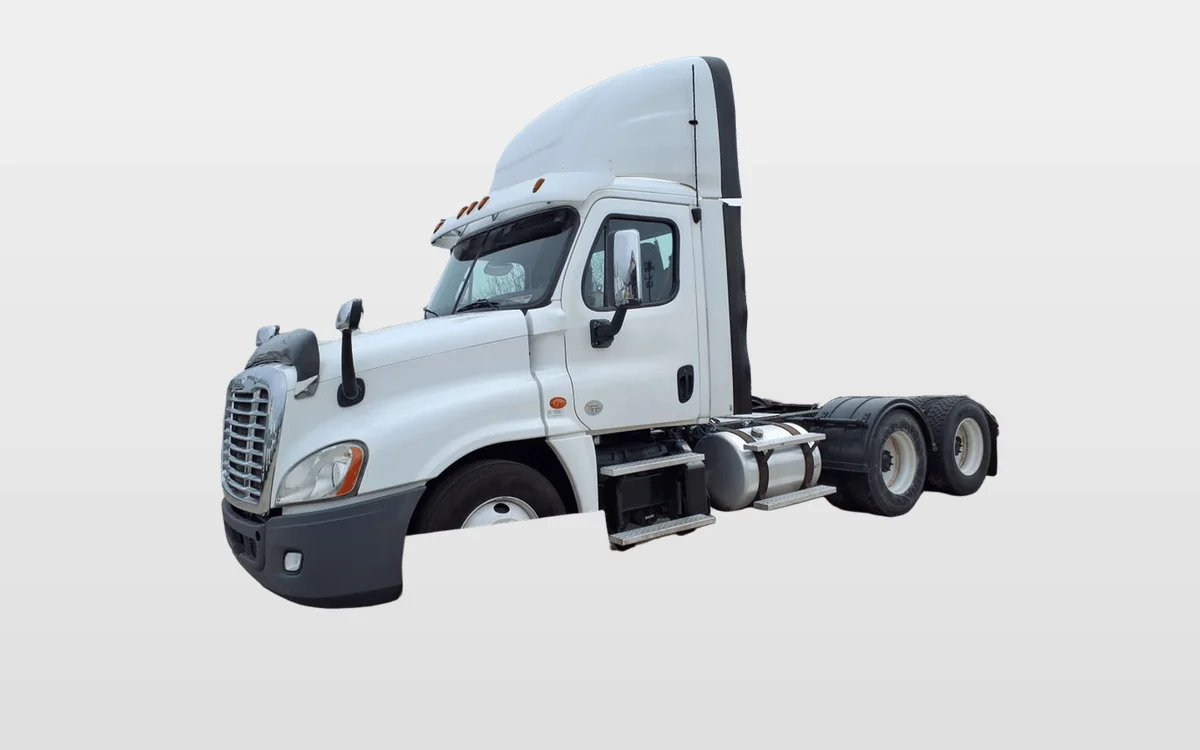 2017 Freightliner Cascadia - image 1