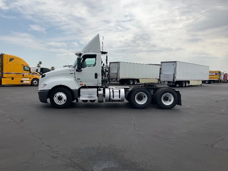 2019 International LT in Phoenix, AZ — photo 4