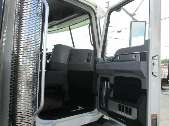 2022 Mack Granite in Macon, GA — photo 20