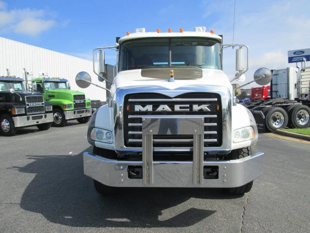 2022 Mack Granite in Macon, GA — photo 2