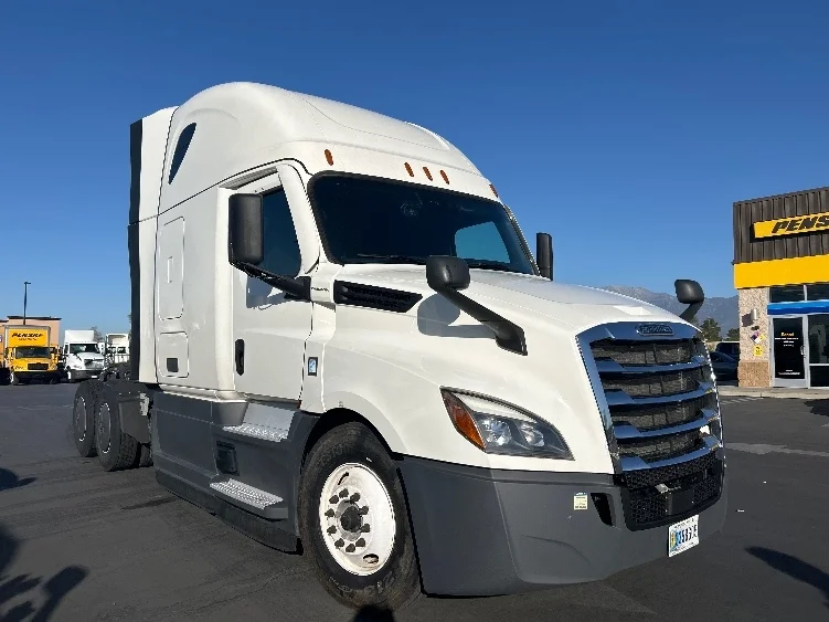 2023 Freightliner Cascadia in Fontana, CA