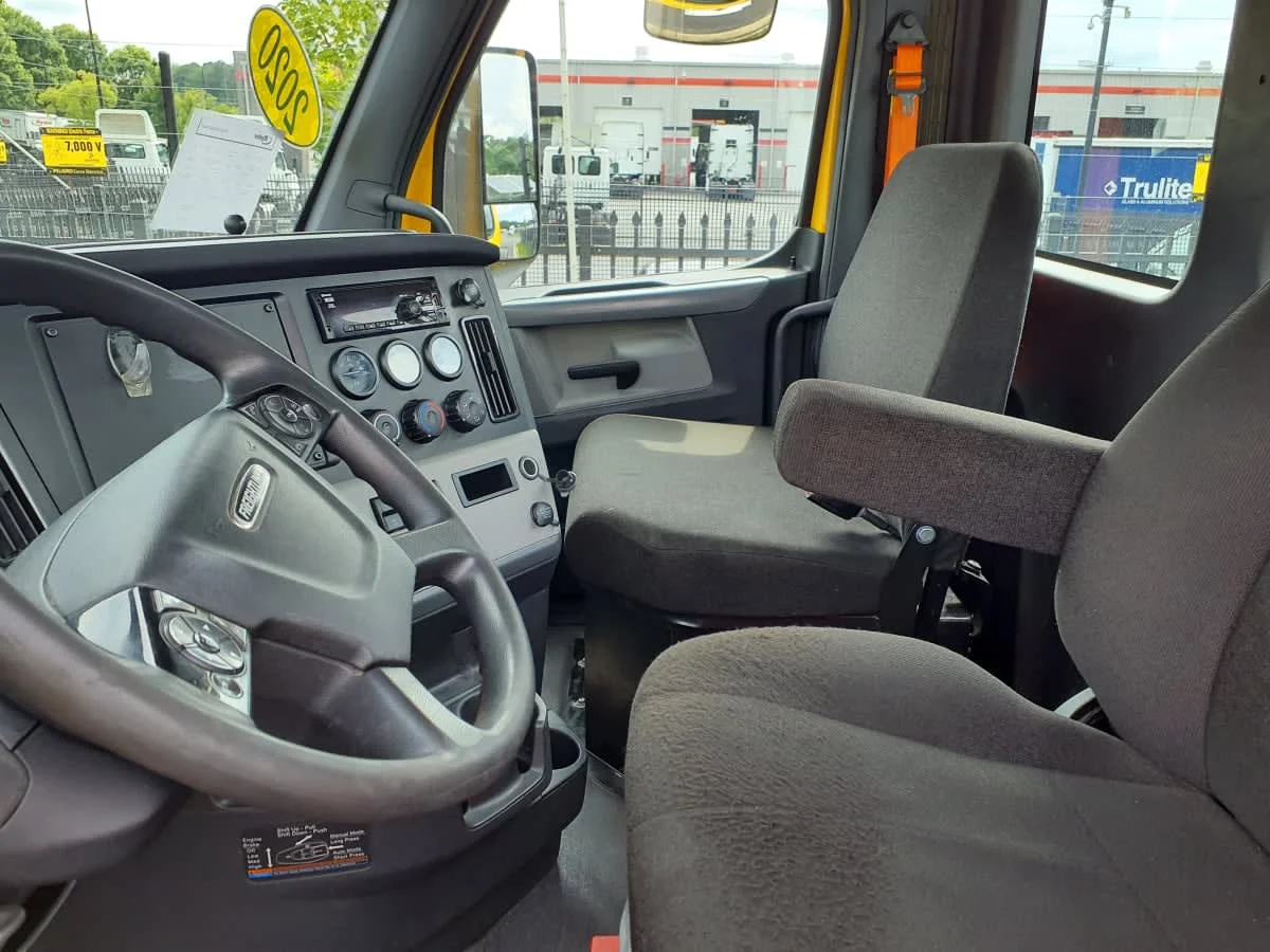 2020 Freightliner Cascadia in Atlanta, GA — photo 7
