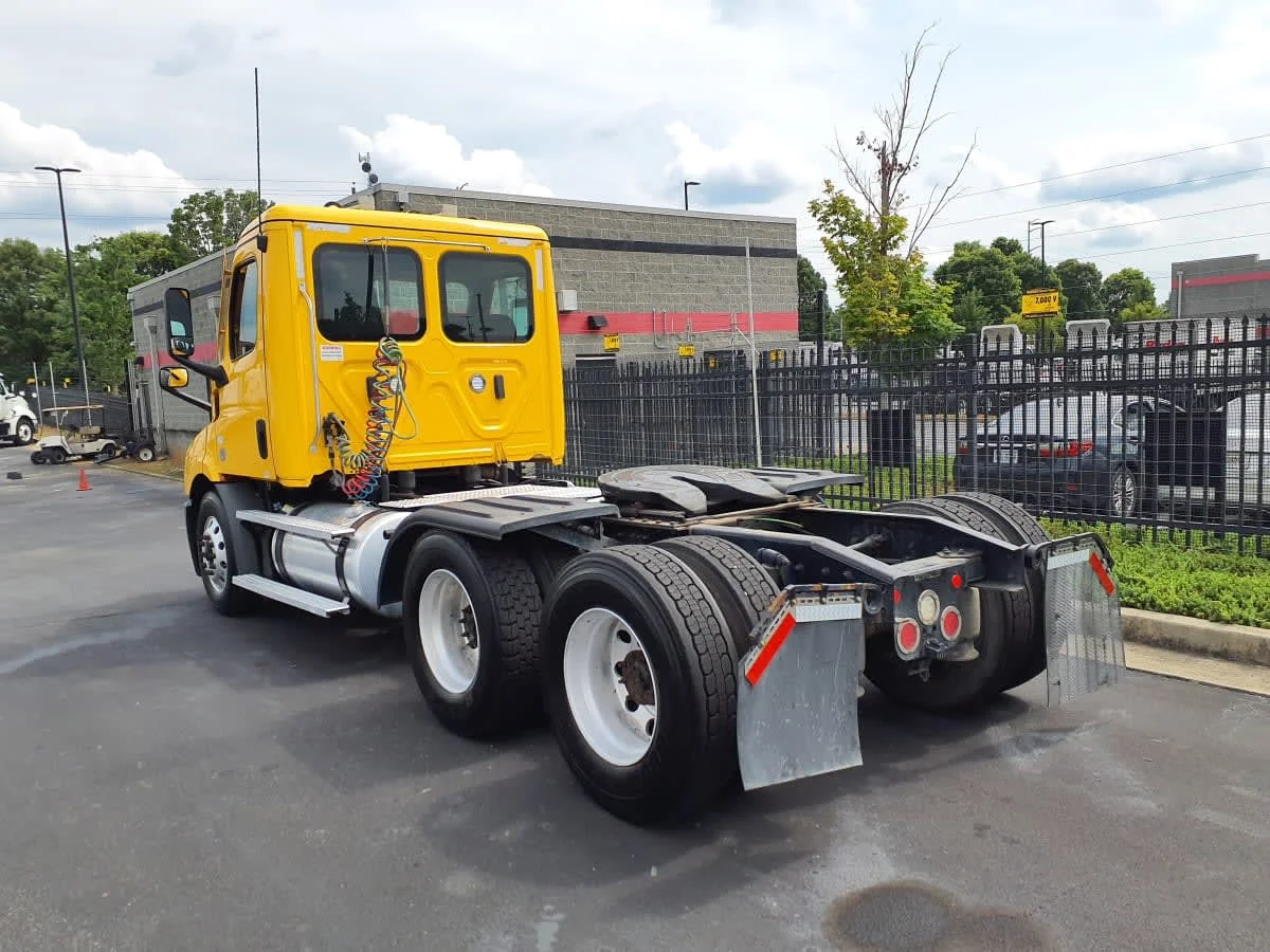2020 Freightliner Cascadia in Atlanta, GA — photo 4