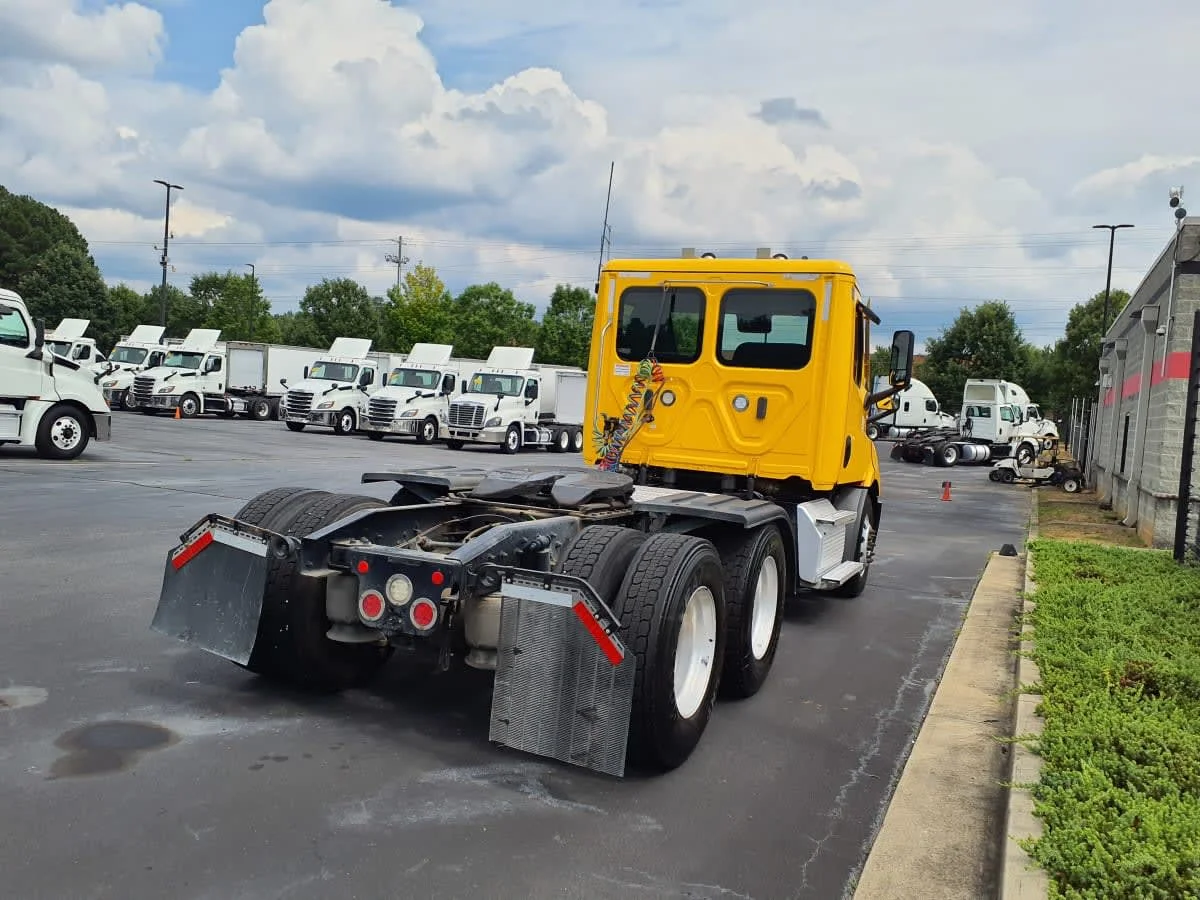 2020 Freightliner Cascadia in Atlanta, GA — photo 6