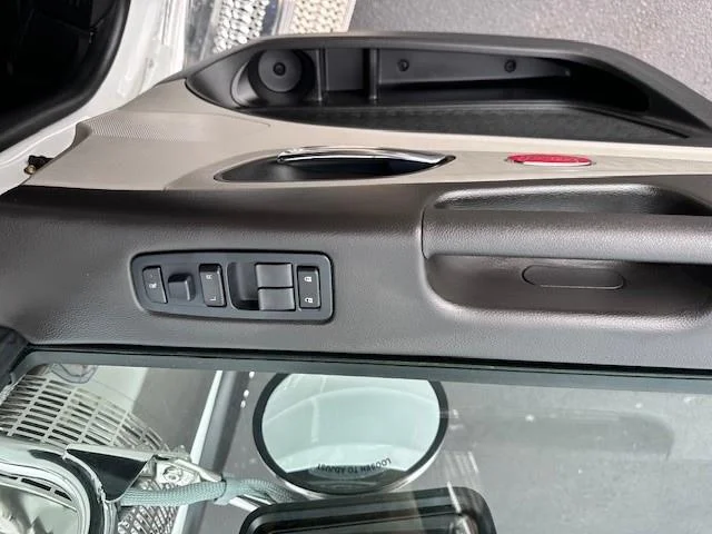 2027 Peterbilt 589 - image 12