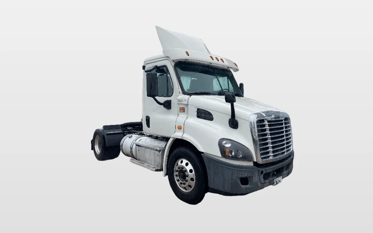 2018 Freightliner Cascadia - image 1
