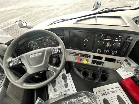 2022 FREIGHTLINER Cascadia 126 - image 26