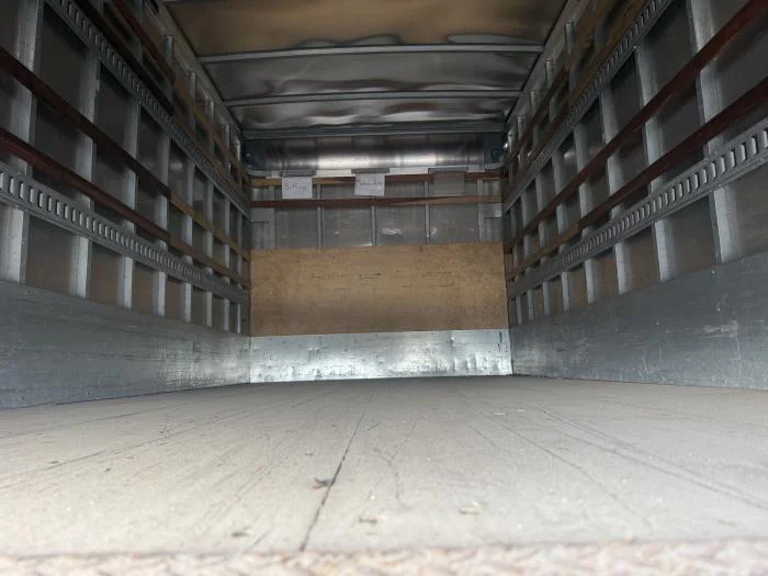 2018 Isuzu NPR - image 6