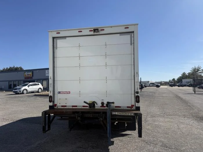 2018 Isuzu NPR - image 7