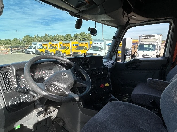 2023 International LT in Kansas City, MO — photo 10
