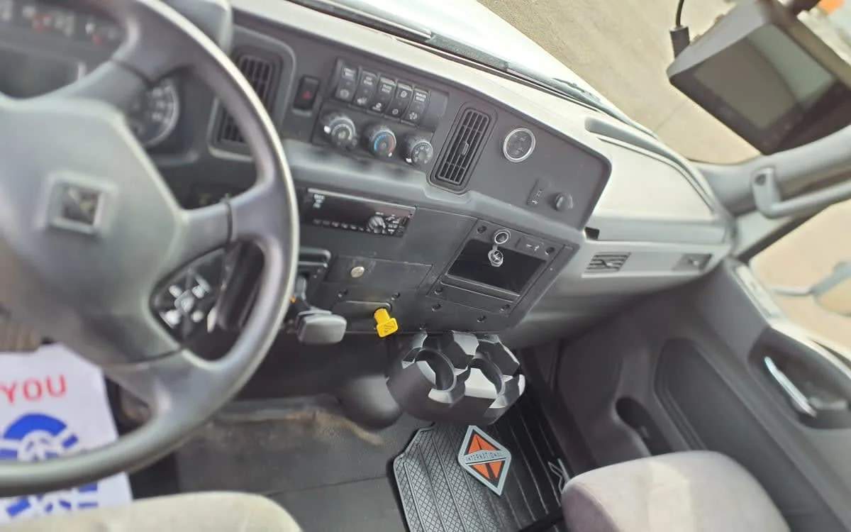 2021 International MV - image 7