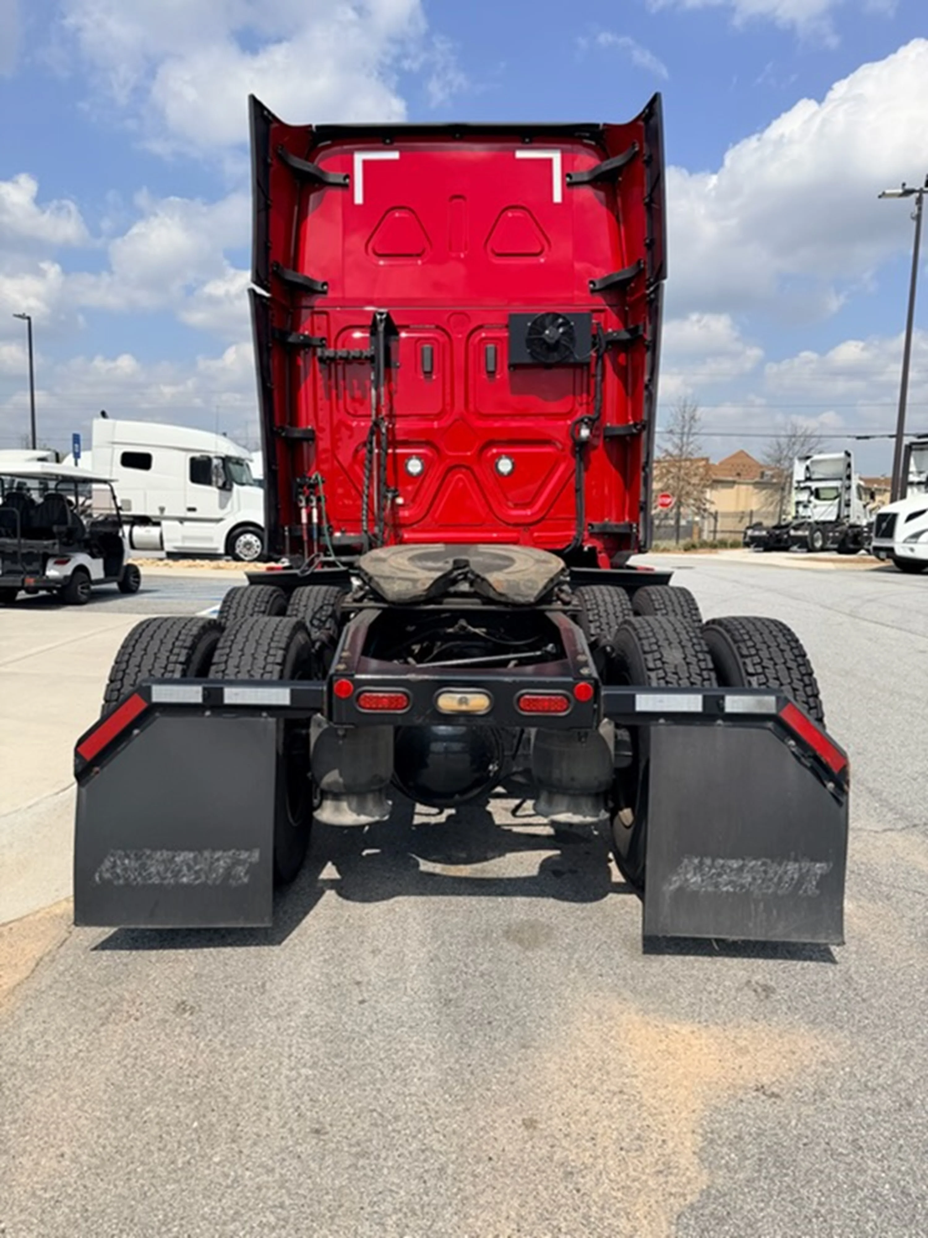 2023 Freightliner Cascadia - image 4