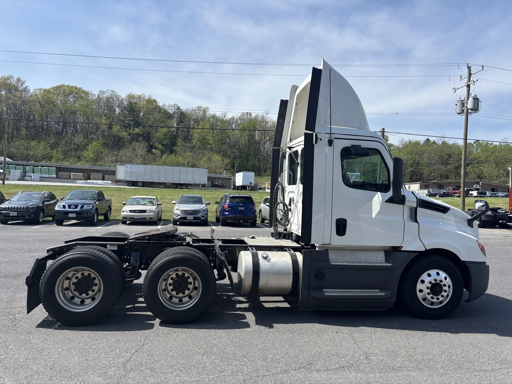 2020 Freightliner Cascadia in Weyers Cave, VA — photo 5
