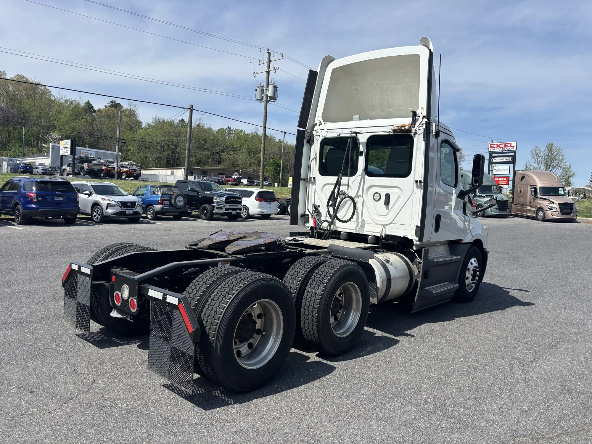 2020 Freightliner Cascadia in Weyers Cave, VA — photo 4