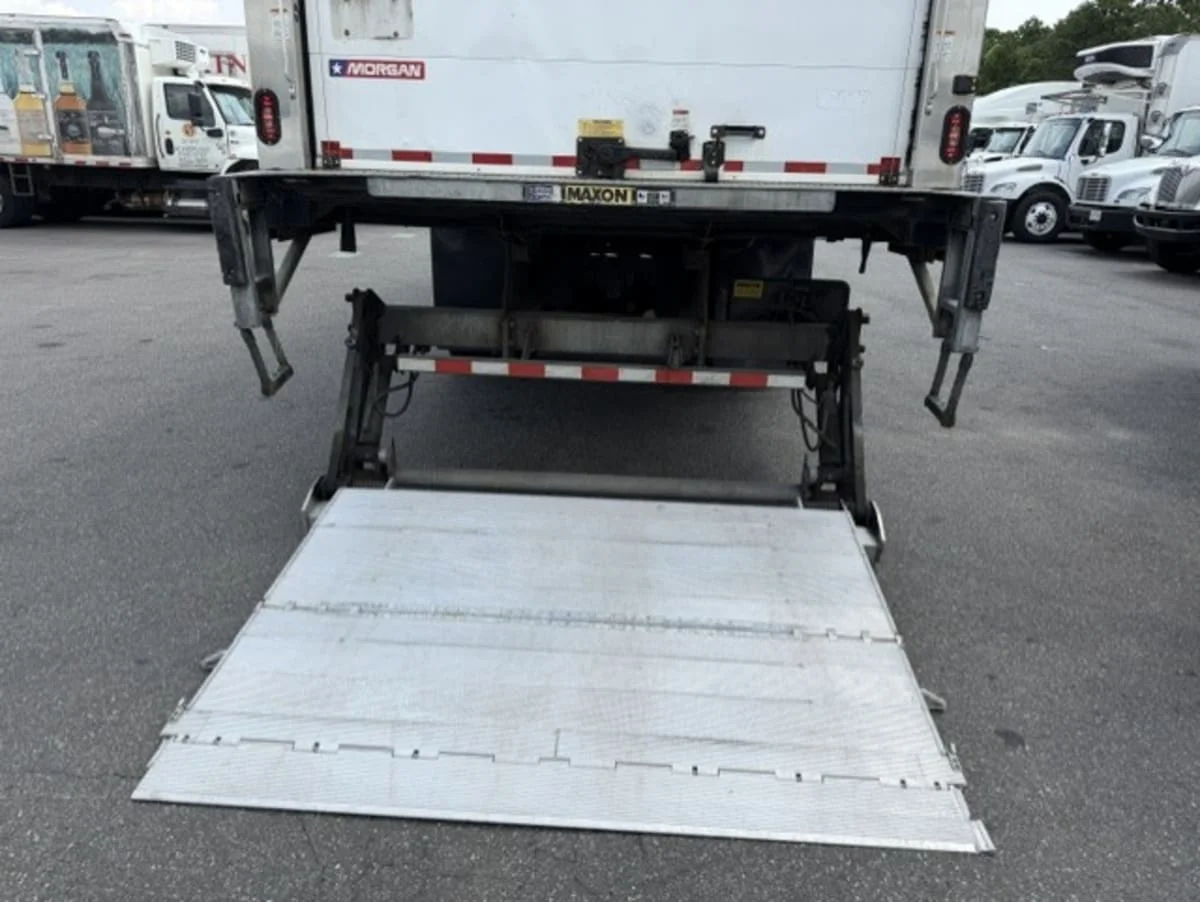 2020 Freightliner M2 106 in Farmingdale, NY — photo 11