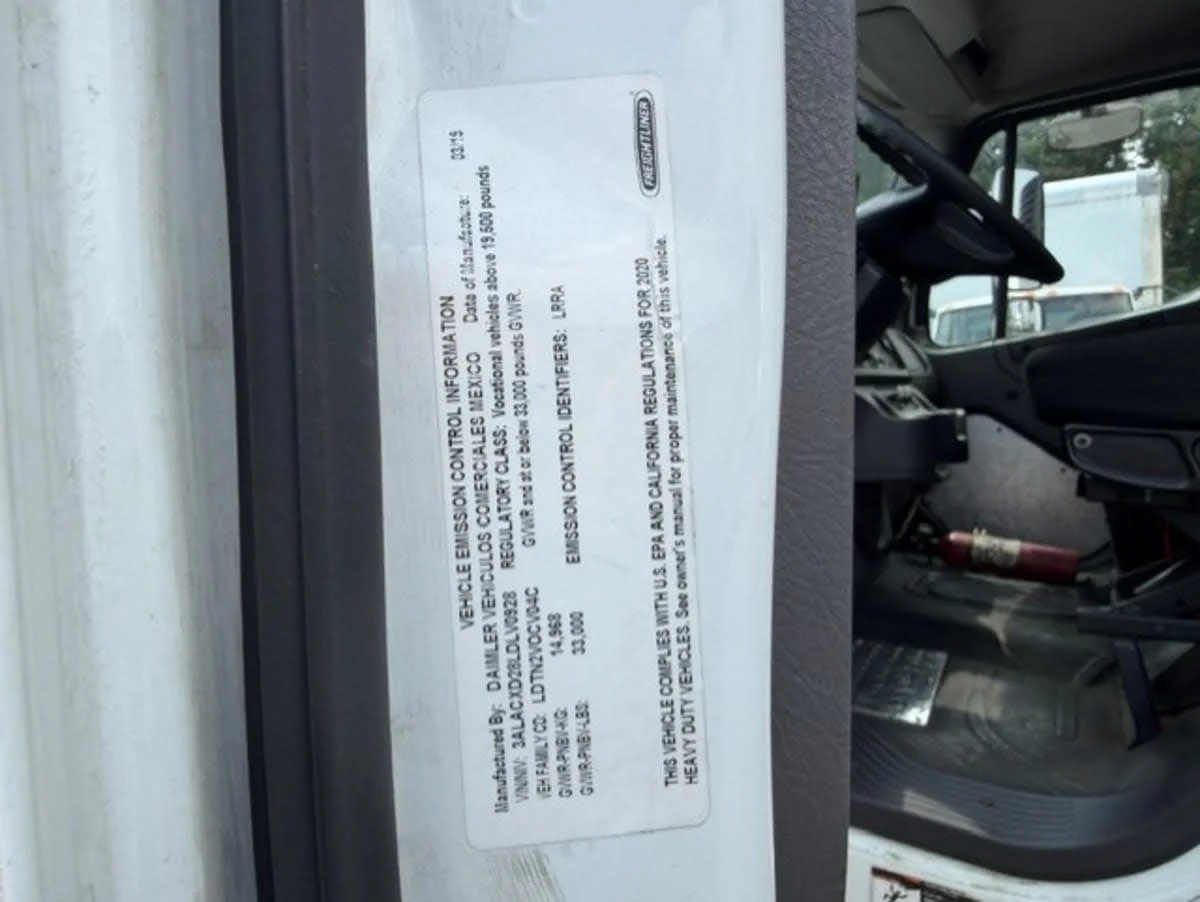 2020 Freightliner M2 106 in Farmingdale, NY — photo 14