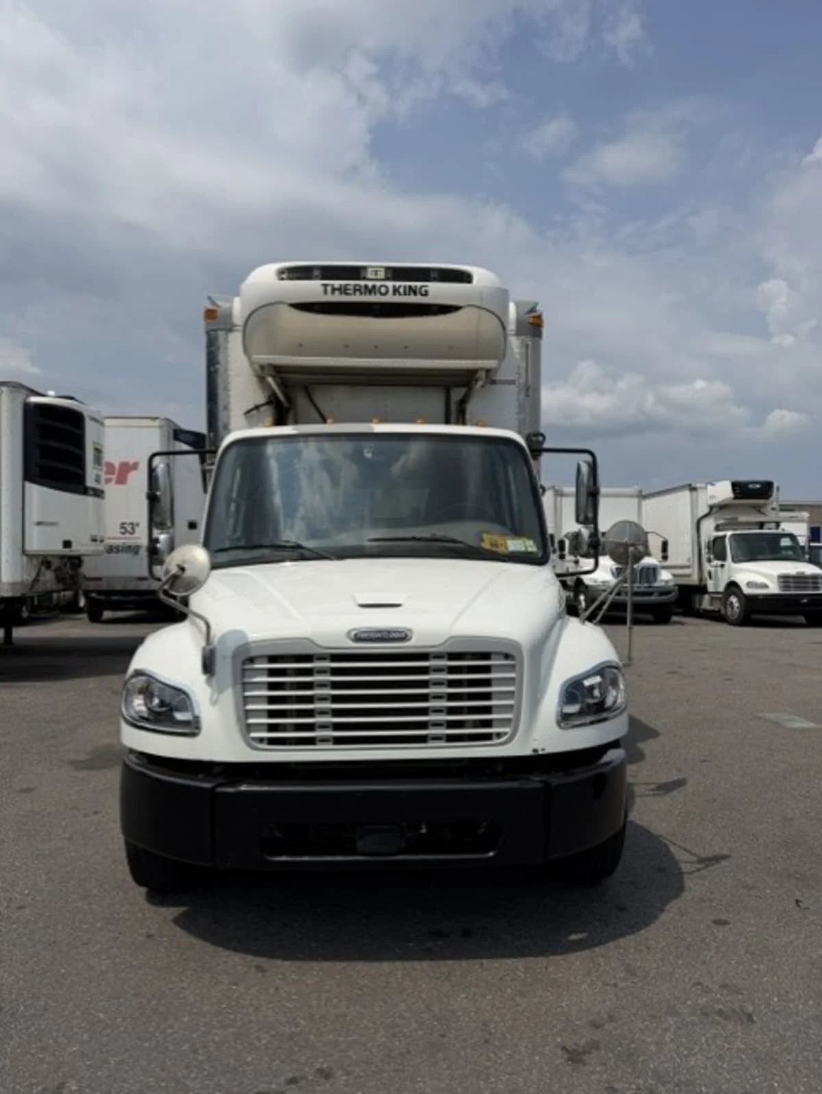 2020 Freightliner M2 106 in Farmingdale, NY — photo 2