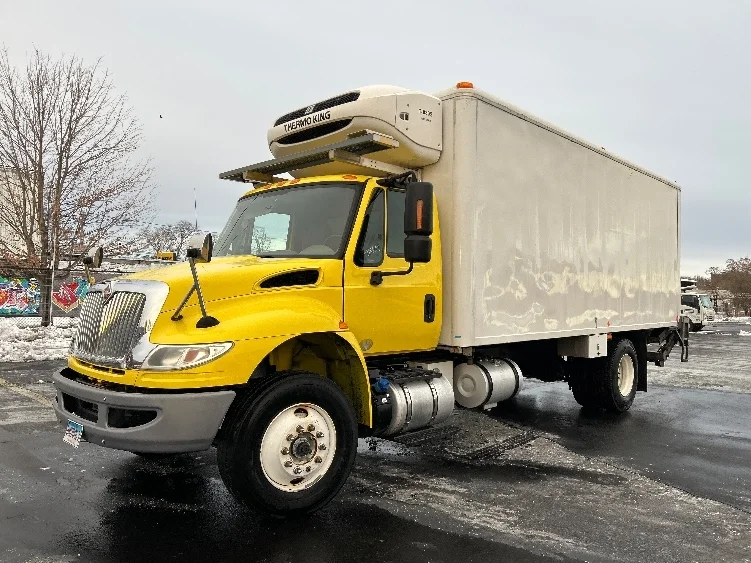 2016 International 4300 in Chicopee, MA — photo 3