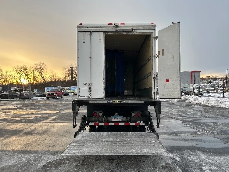 2016 International 4300 in Chicopee, MA — photo 9