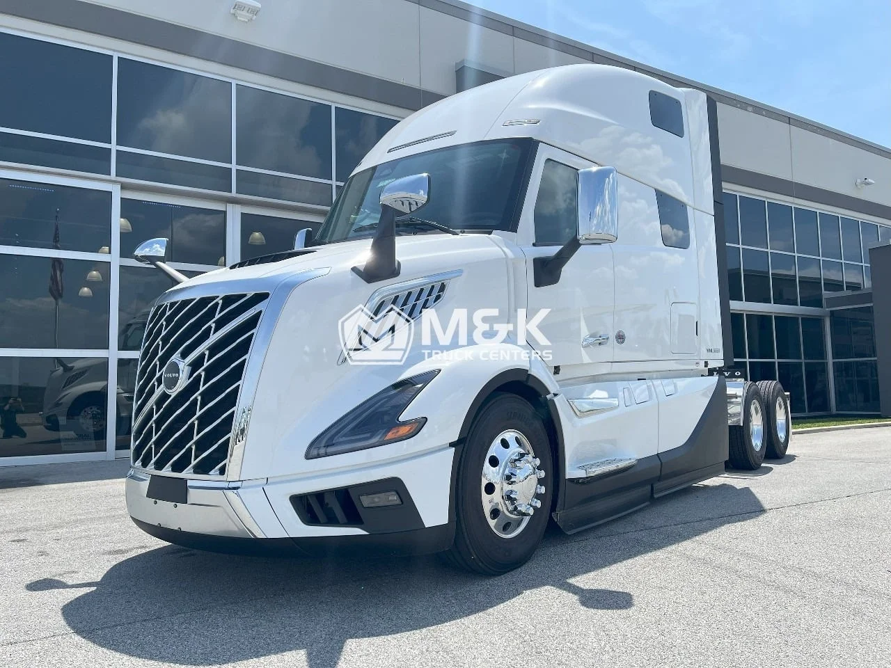 2026 Volvo VNL 860 in Pendleton, IN