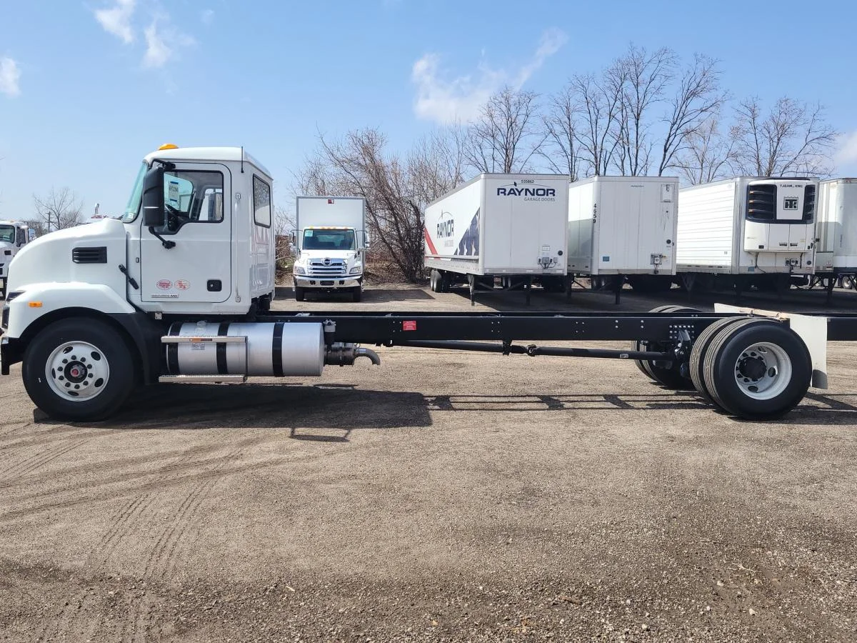 2025 Mack in Cedar Rapids, IA — photo 2