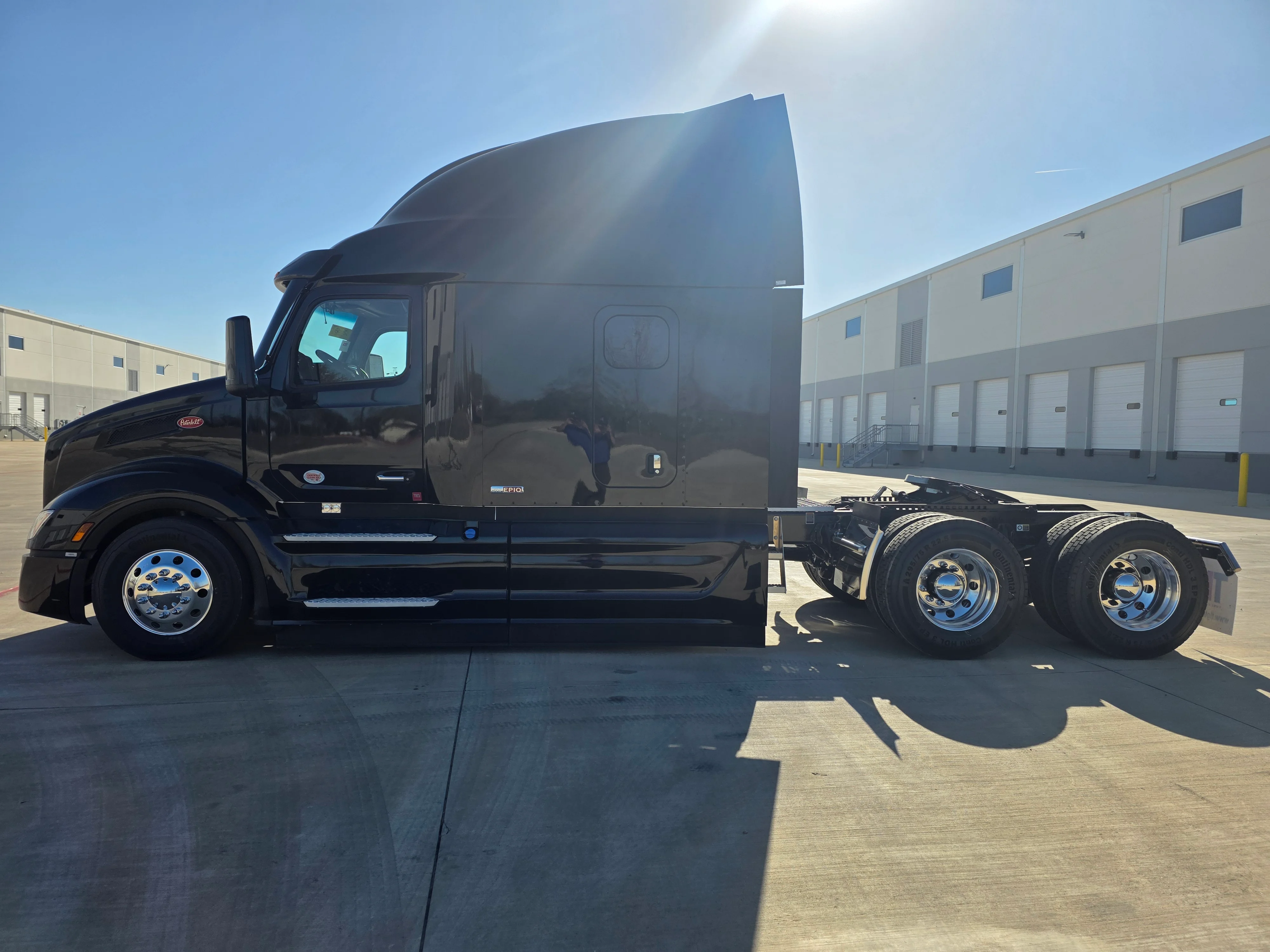 2027 Peterbilt 579 in Raleigh, NC — photo 2