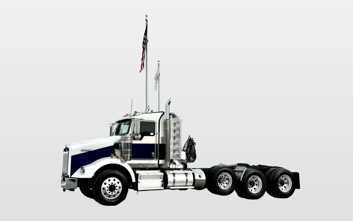 2020 Kenworth T800 - image 1