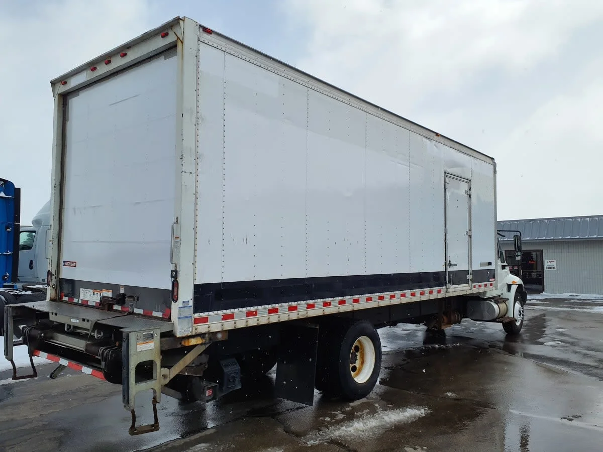2019 International 4300 in Oak Creek, WI — photo 4