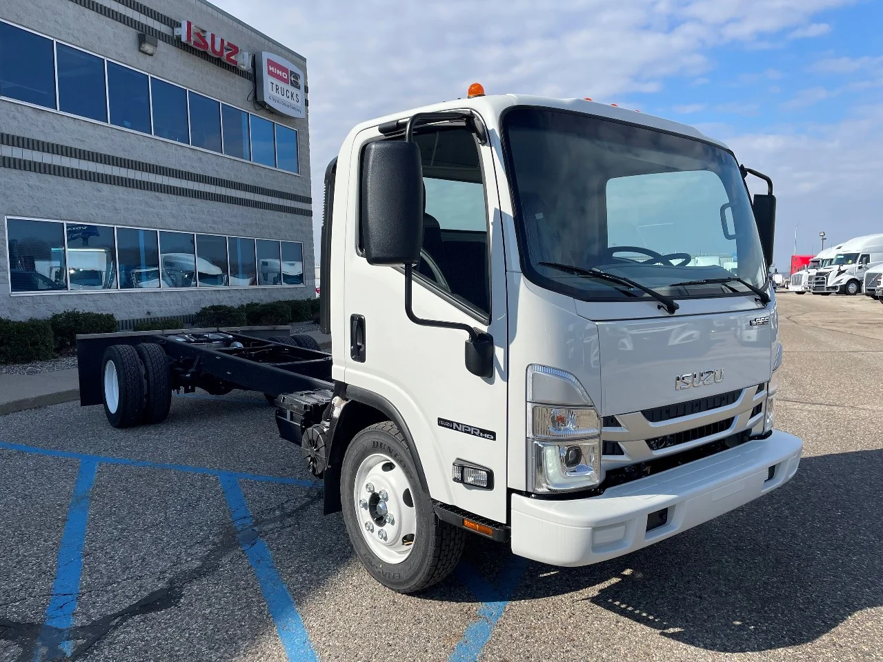2026 Isuzu in Byron Center, MI — photo 2