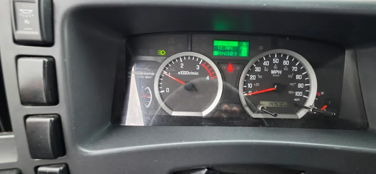 2019 Isuzu NPR - image 10