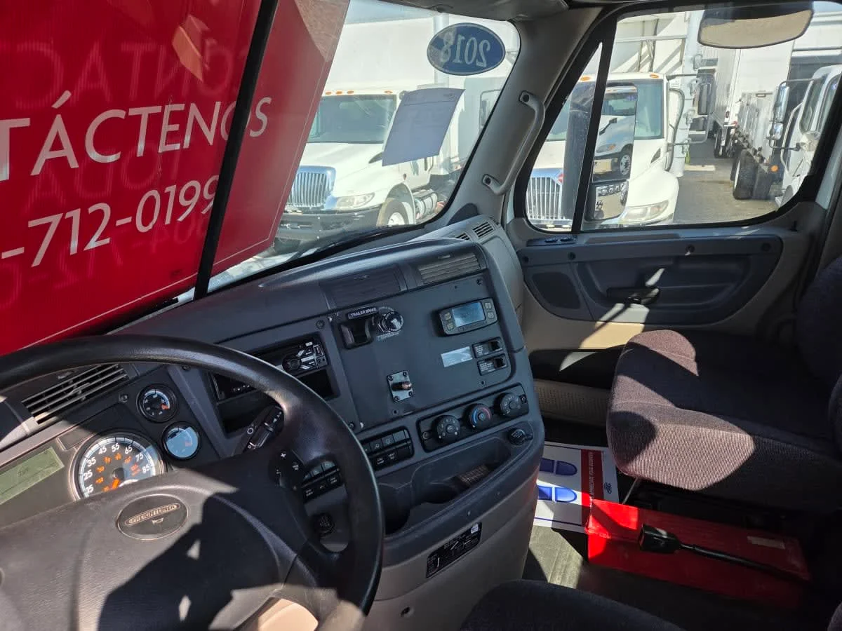 2018 Freightliner Cascadia in St. Rose, LA — photo 7