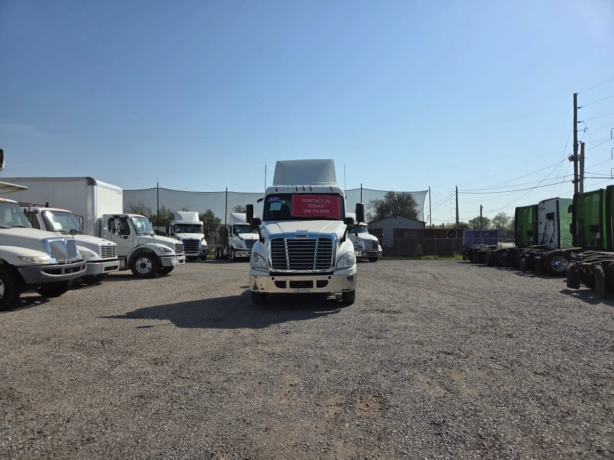 2018 Freightliner Cascadia in St. Rose, LA — photo 2